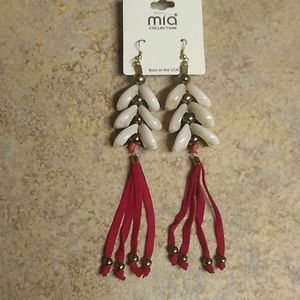 😻 3 For $15 6 White Cowrie Shell Red Tassels